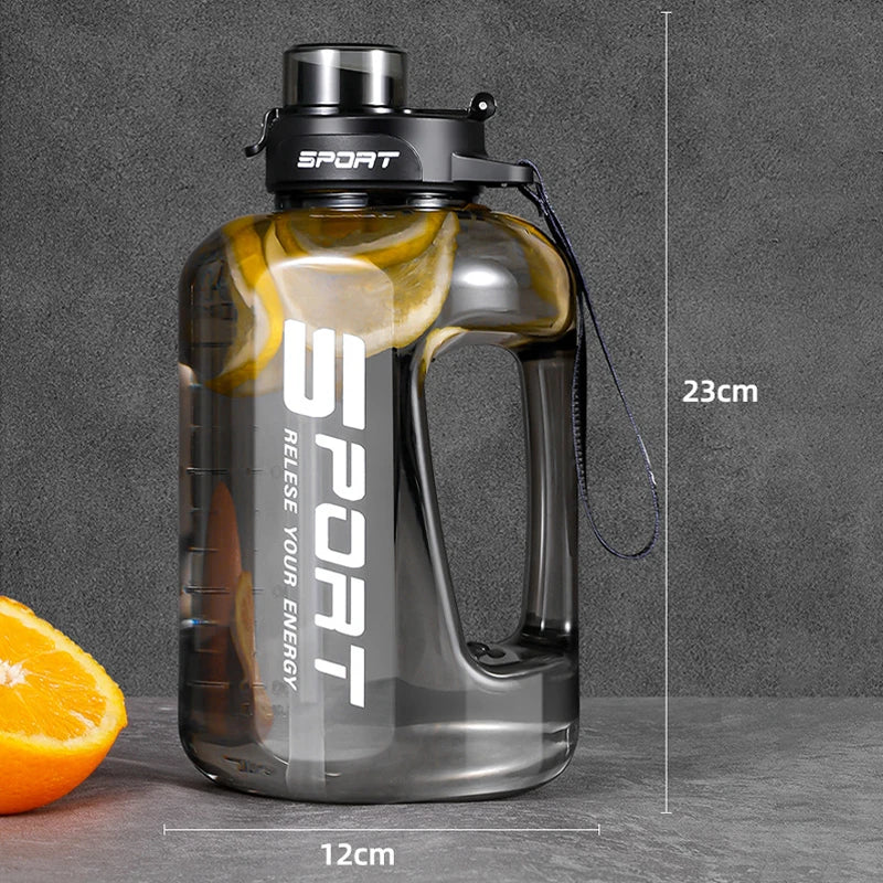 1.2L/1.7L/2.5L large capacity sports water bottle, big belly cup design, portable plastic space cup ideal for students, Ton Ton bucket style.