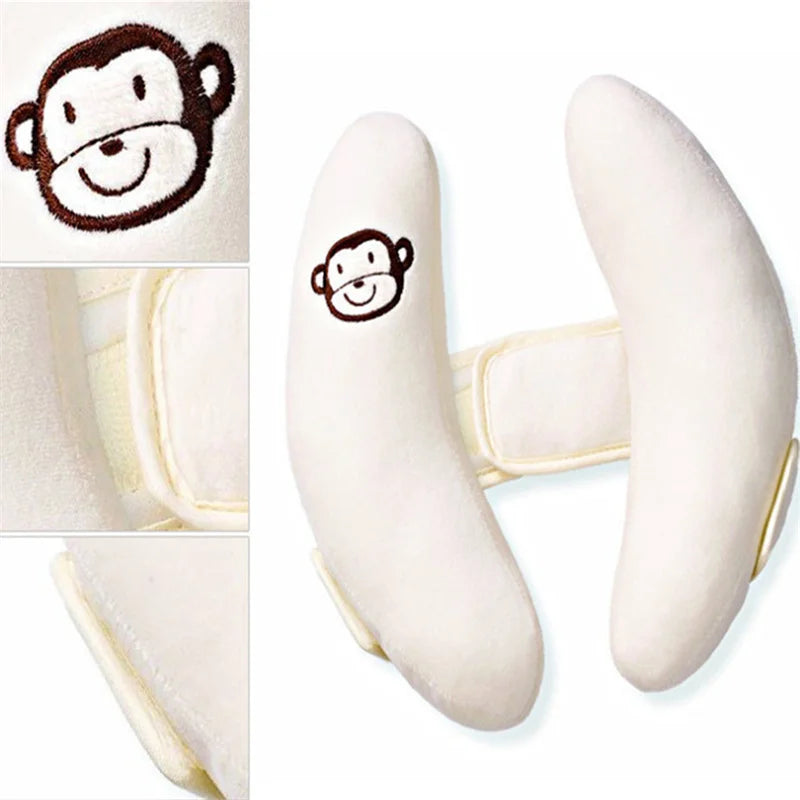 Infant stroller neck pillow and car seat head protector in a banana shape, baby stroller sleeping neck support pillow